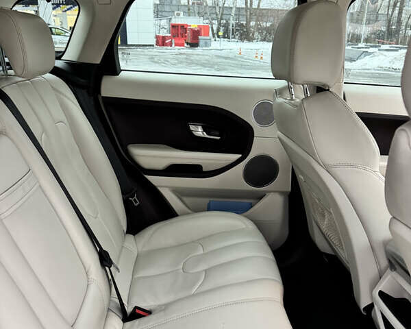 Красный Ленд Ровер Рендж Ровер Эвок, объемом двигателя 2 л и пробегом 210 тыс. км за 15000 $, фото 14 на Automoto.ua