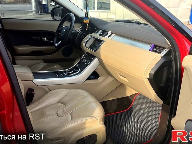 Червоний Ленд Ровер Рендж Ровер Евок, об'ємом двигуна 2.2 л та пробігом 90 тис. км за 23800 $, фото 8 на Automoto.ua