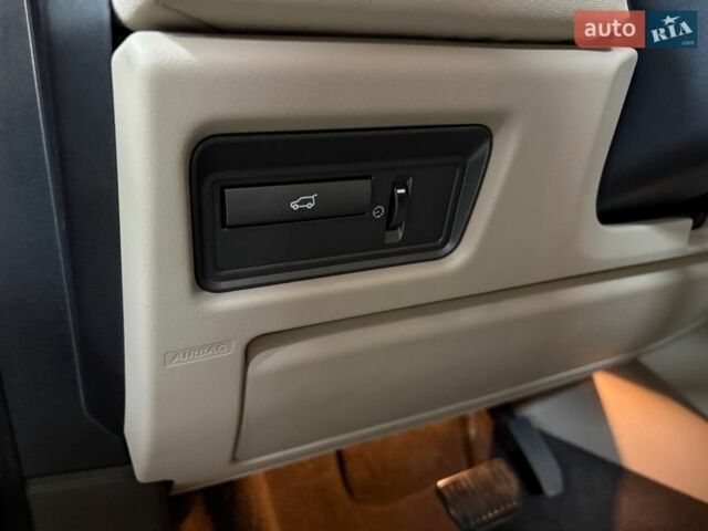 Червоний Ленд Ровер Рендж Ровер Евок, об'ємом двигуна 2.18 л та пробігом 107 тис. км за 22000 $, фото 26 на Automoto.ua