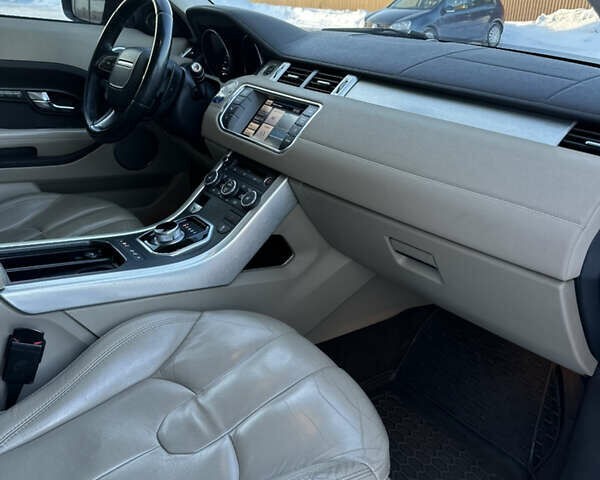 Красный Ленд Ровер Рендж Ровер Эвок, объемом двигателя 2.2 л и пробегом 209 тыс. км за 17500 $, фото 24 на Automoto.ua