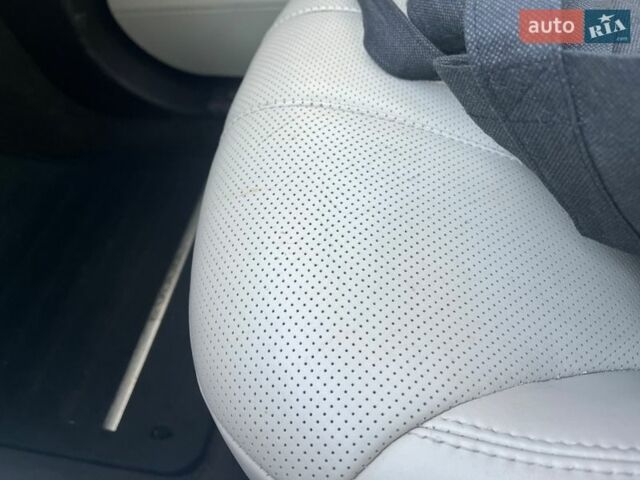 Красный Ленд Ровер Рендж Ровер Эвок, объемом двигателя 2 л и пробегом 185 тыс. км за 15500 $, фото 7 на Automoto.ua