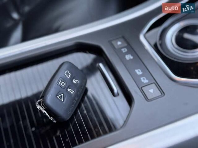 Красный Ленд Ровер Рендж Ровер Эвок, объемом двигателя 2 л и пробегом 125 тыс. км за 15700 $, фото 27 на Automoto.ua