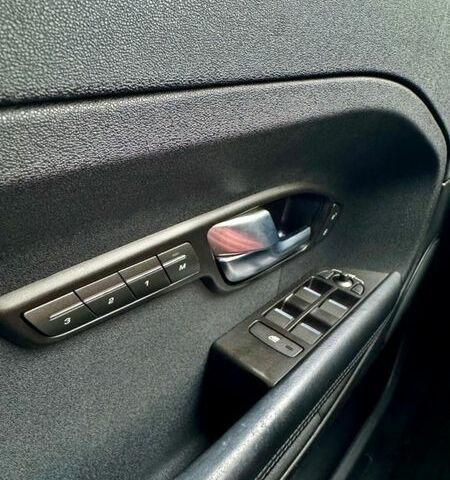 Червоний Ленд Ровер Рендж Ровер Евок, об'ємом двигуна 2.18 л та пробігом 171 тис. км за 15500 $, фото 16 на Automoto.ua