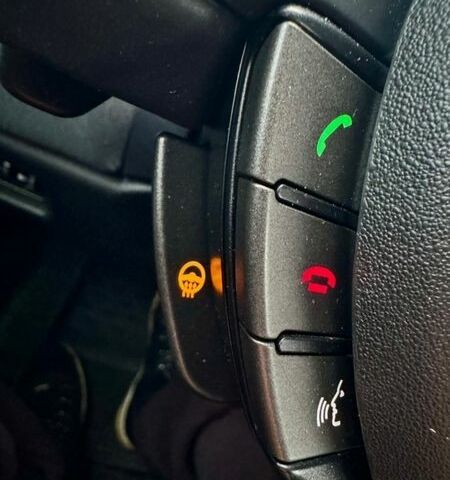 Червоний Ленд Ровер Рендж Ровер Евок, об'ємом двигуна 2.18 л та пробігом 171 тис. км за 15500 $, фото 15 на Automoto.ua