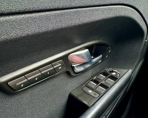 Червоний Ленд Ровер Рендж Ровер Евок, об'ємом двигуна 2.18 л та пробігом 171 тис. км за 15500 $, фото 18 на Automoto.ua