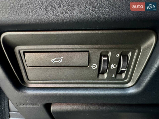 Червоний Ленд Ровер Рендж Ровер Евок, об'ємом двигуна 2.18 л та пробігом 171 тис. км за 15500 $, фото 17 на Automoto.ua