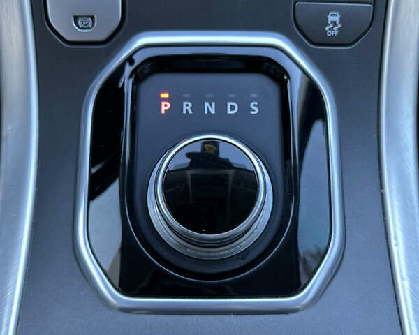 Красный Ленд Ровер Рендж Ровер Эвок, объемом двигателя 2.2 л и пробегом 209 тыс. км за 17500 $, фото 20 на Automoto.ua