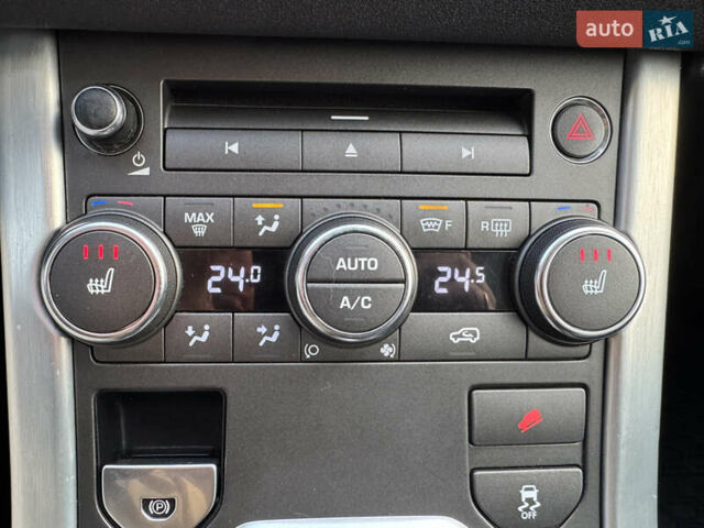 Червоний Ленд Ровер Рендж Ровер Евок, об'ємом двигуна 2.18 л та пробігом 285 тис. км за 16000 $, фото 16 на Automoto.ua