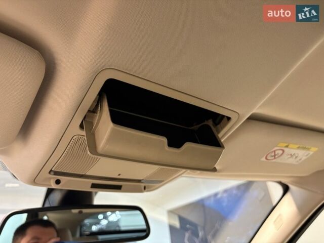 Червоний Ленд Ровер Рендж Ровер Евок, об'ємом двигуна 2.18 л та пробігом 107 тис. км за 22000 $, фото 17 на Automoto.ua