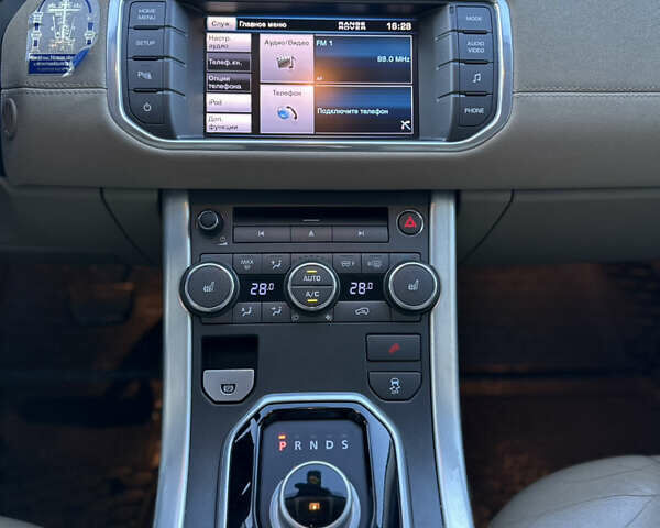 Красный Ленд Ровер Рендж Ровер Эвок, объемом двигателя 2.2 л и пробегом 209 тыс. км за 17500 $, фото 17 на Automoto.ua