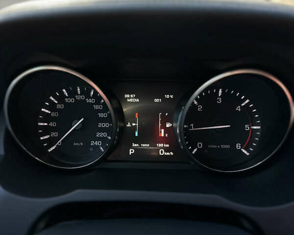 Красный Ленд Ровер Рендж Ровер Эвок, объемом двигателя 2.2 л и пробегом 185 тыс. км за 15400 $, фото 43 на Automoto.ua