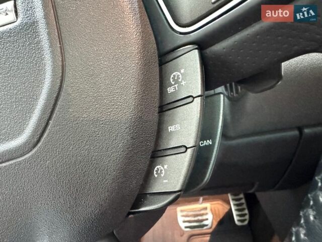 Червоний Ленд Ровер Рендж Ровер Евок, об'ємом двигуна 2.18 л та пробігом 91 тис. км за 18300 $, фото 40 на Automoto.ua