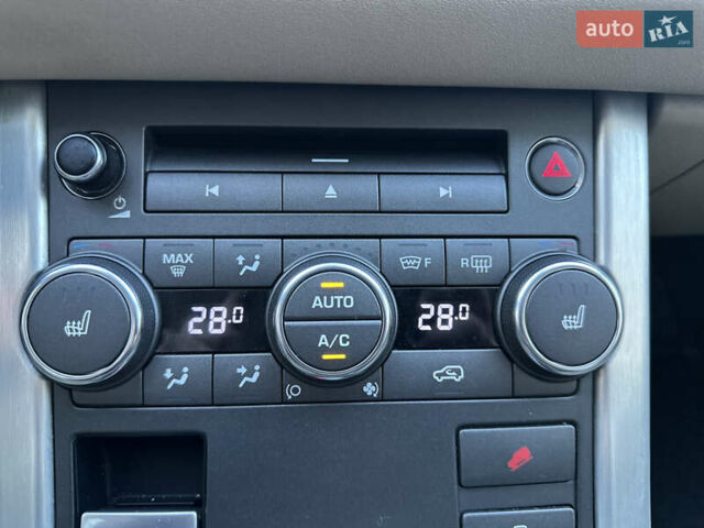 Червоний Ленд Ровер Рендж Ровер Евок, об'ємом двигуна 2.2 л та пробігом 209 тис. км за 16900 $, фото 21 на Automoto.ua