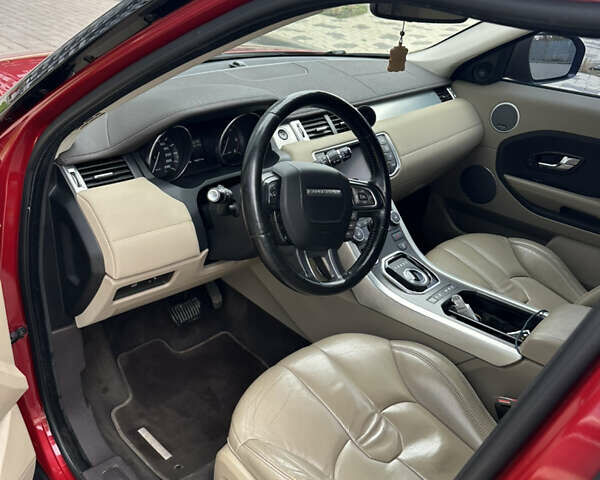 Червоний Ленд Ровер Рендж Ровер Евок, об'ємом двигуна 2.18 л та пробігом 135 тис. км за 19000 $, фото 7 на Automoto.ua