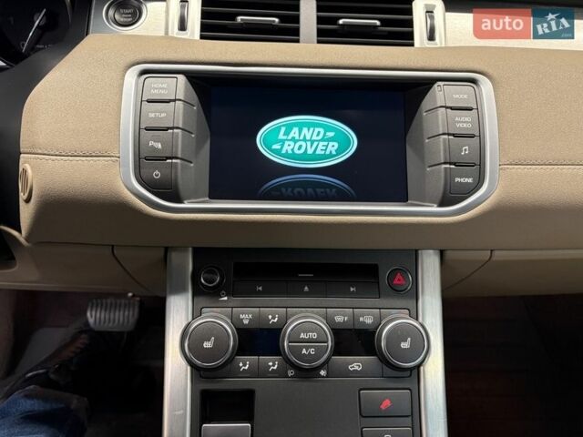 Червоний Ленд Ровер Рендж Ровер Евок, об'ємом двигуна 2.18 л та пробігом 107 тис. км за 22000 $, фото 16 на Automoto.ua