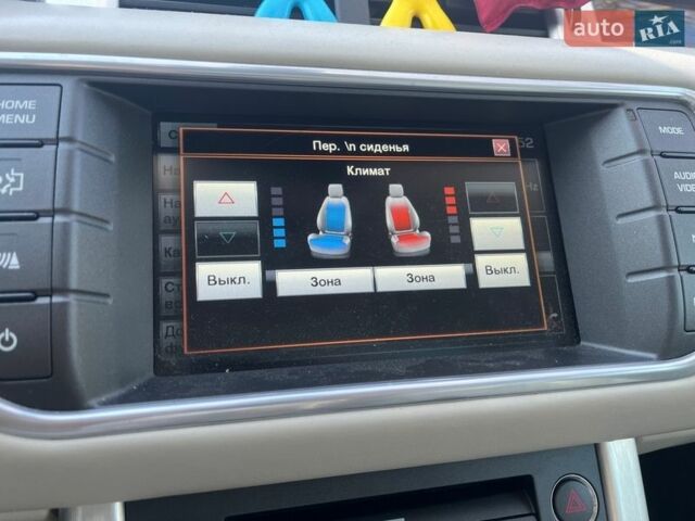 Красный Ленд Ровер Рендж Ровер Эвок, объемом двигателя 2 л и пробегом 185 тыс. км за 15500 $, фото 6 на Automoto.ua