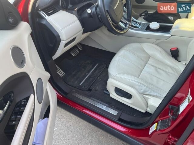 Красный Ленд Ровер Рендж Ровер Эвок, объемом двигателя 2 л и пробегом 185 тыс. км за 15500 $, фото 4 на Automoto.ua