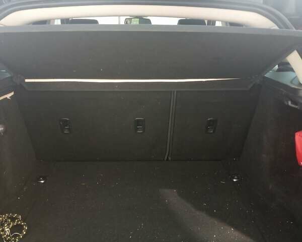 Червоний Ленд Ровер Рендж Ровер Евок, об'ємом двигуна 2.2 л та пробігом 230 тис. км за 19300 $, фото 1 на Automoto.ua