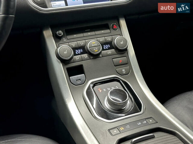 Червоний Ленд Ровер Рендж Ровер Евок, об'ємом двигуна 2.18 л та пробігом 167 тис. км за 15900 $, фото 27 на Automoto.ua