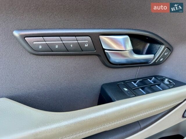 Червоний Ленд Ровер Рендж Ровер Евок, об'ємом двигуна 2.18 л та пробігом 151 тис. км за 17950 $, фото 12 на Automoto.ua