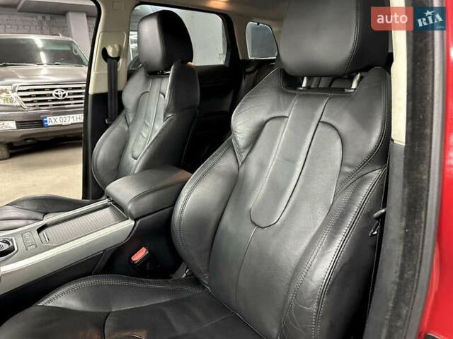 Червоний Ленд Ровер Рендж Ровер Евок, об'ємом двигуна 2.18 л та пробігом 167 тис. км за 15900 $, фото 12 на Automoto.ua