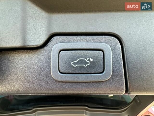 Червоний Ленд Ровер Рендж Ровер Евок, об'ємом двигуна 2.18 л та пробігом 151 тис. км за 17950 $, фото 35 на Automoto.ua