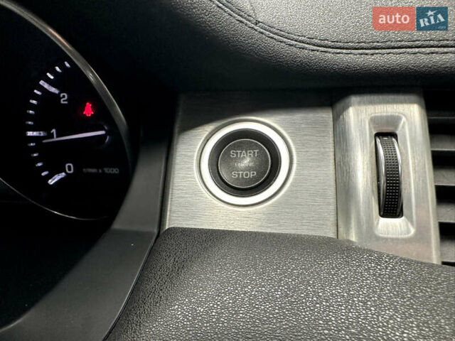 Червоний Ленд Ровер Рендж Ровер Евок, об'ємом двигуна 2.18 л та пробігом 167 тис. км за 15900 $, фото 33 на Automoto.ua