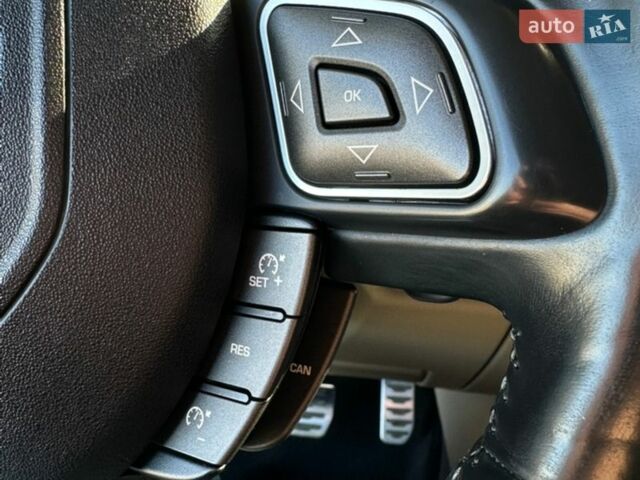 Червоний Ленд Ровер Рендж Ровер Евок, об'ємом двигуна 2.18 л та пробігом 151 тис. км за 17950 $, фото 18 на Automoto.ua