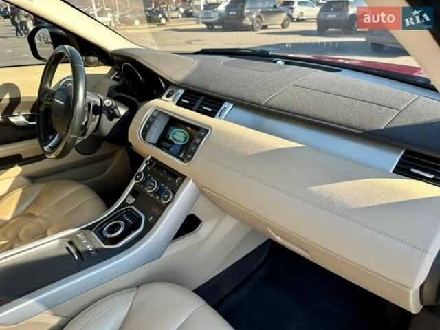 Червоний Ленд Ровер Рендж Ровер Евок, об'ємом двигуна 2.18 л та пробігом 151 тис. км за 17950 $, фото 28 на Automoto.ua