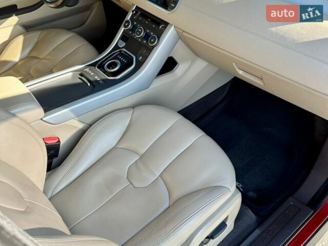 Червоний Ленд Ровер Рендж Ровер Евок, об'ємом двигуна 2.18 л та пробігом 151 тис. км за 17950 $, фото 25 на Automoto.ua