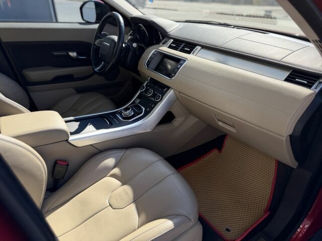 Червоний Ленд Ровер Рендж Ровер Евок, об'ємом двигуна 2 л та пробігом 99 тис. км за 15600 $, фото 5 на Automoto.ua