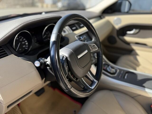 Червоний Ленд Ровер Рендж Ровер Евок, об'ємом двигуна 2 л та пробігом 99 тис. км за 15600 $, фото 9 на Automoto.ua