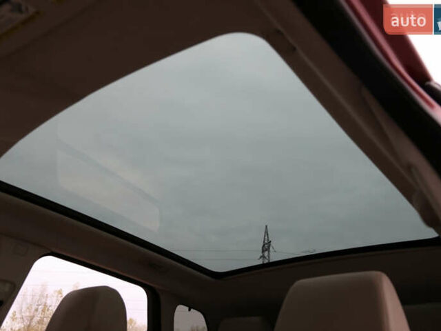 Червоний Ленд Ровер Рендж Ровер Евок, об'ємом двигуна 2 л та пробігом 100 тис. км за 16000 $, фото 6 на Automoto.ua