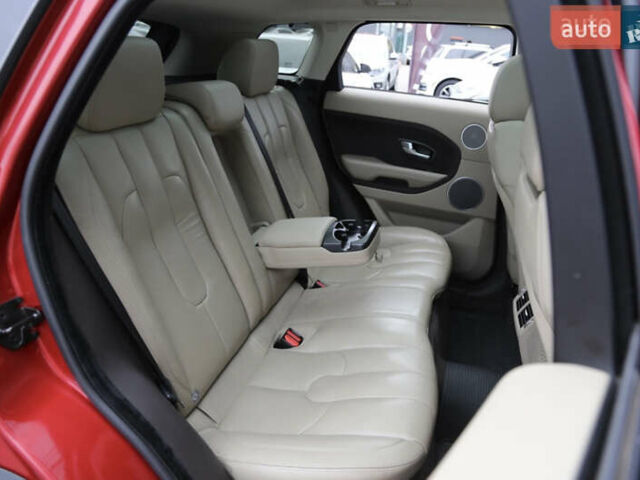 Червоний Ленд Ровер Рендж Ровер Евок, об'ємом двигуна 2 л та пробігом 100 тис. км за 16000 $, фото 7 на Automoto.ua