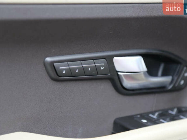 Красный Ленд Ровер Рендж Ровер Эвок, объемом двигателя 2 л и пробегом 90 тыс. км за 18000 $, фото 26 на Automoto.ua