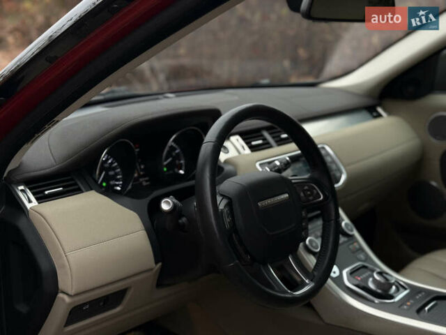 Красный Ленд Ровер Рендж Ровер Эвок, объемом двигателя 2 л и пробегом 192 тыс. км за 16350 $, фото 5 на Automoto.ua