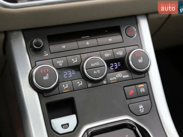 Червоний Ленд Ровер Рендж Ровер Евок, об'ємом двигуна 2 л та пробігом 100 тис. км за 16000 $, фото 4 на Automoto.ua