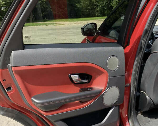 Червоний Ленд Ровер Рендж Ровер Евок, об'ємом двигуна 2 л та пробігом 147 тис. км за 20000 $, фото 10 на Automoto.ua