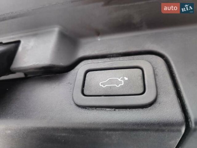 Красный Ленд Ровер Рендж Ровер Эвок, объемом двигателя 2 л и пробегом 147 тыс. км за 18800 $, фото 28 на Automoto.ua