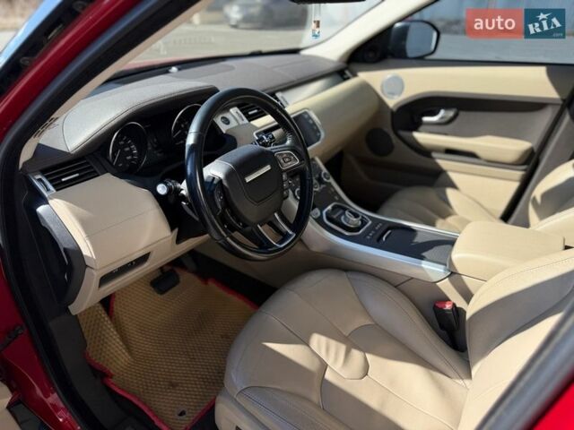 Красный Ленд Ровер Рендж Ровер Эвок, объемом двигателя 2 л и пробегом 100 тыс. км за 16999 $, фото 4 на Automoto.ua
