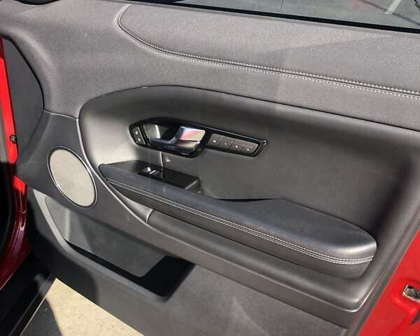 Червоний Ленд Ровер Рендж Ровер Евок, об'ємом двигуна 2.18 л та пробігом 50 тис. км за 25100 $, фото 14 на Automoto.ua