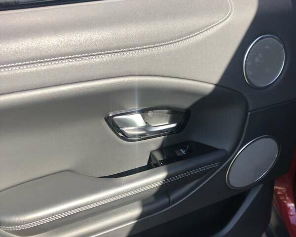 Червоний Ленд Ровер Рендж Ровер Евок, об'ємом двигуна 2.18 л та пробігом 50 тис. км за 25100 $, фото 15 на Automoto.ua