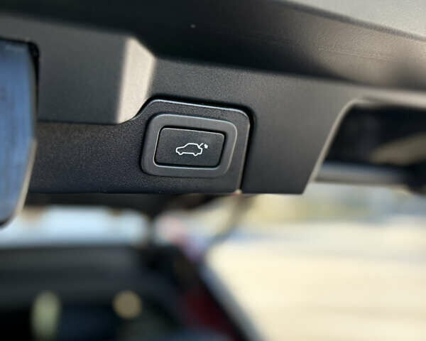 Червоний Ленд Ровер Рендж Ровер Евок, об'ємом двигуна 2 л та пробігом 180 тис. км за 17999 $, фото 32 на Automoto.ua