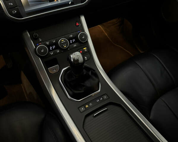 Красный Ленд Ровер Рендж Ровер Эвок, объемом двигателя 2 л и пробегом 135 тыс. км за 19499 $, фото 13 на Automoto.ua