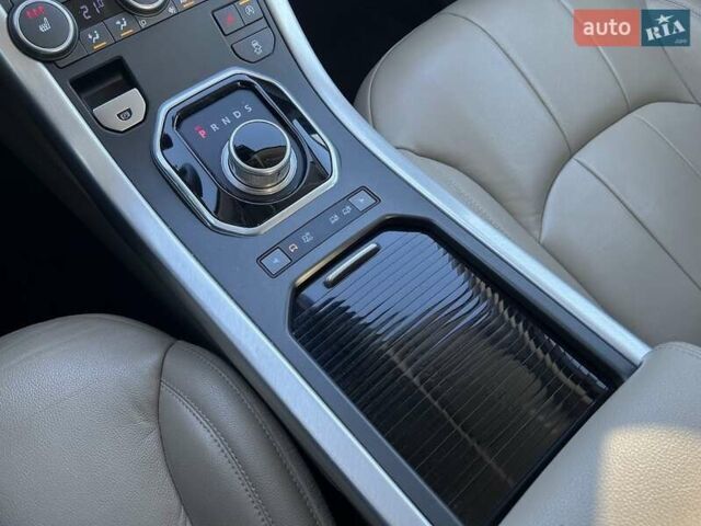 Червоний Ленд Ровер Рендж Ровер Евок, об'ємом двигуна 2.18 л та пробігом 53 тис. км за 23800 $, фото 19 на Automoto.ua