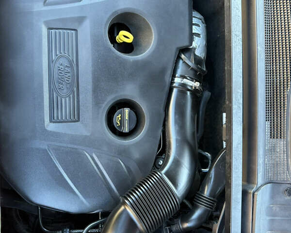 Червоний Ленд Ровер Рендж Ровер Евок, об'ємом двигуна 2 л та пробігом 180 тис. км за 17999 $, фото 67 на Automoto.ua