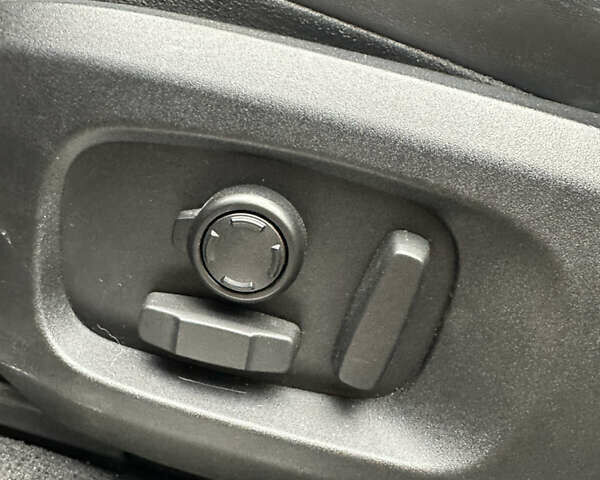 Красный Ленд Ровер Рендж Ровер Эвок, объемом двигателя 2 л и пробегом 180 тыс. км за 18500 $, фото 31 на Automoto.ua