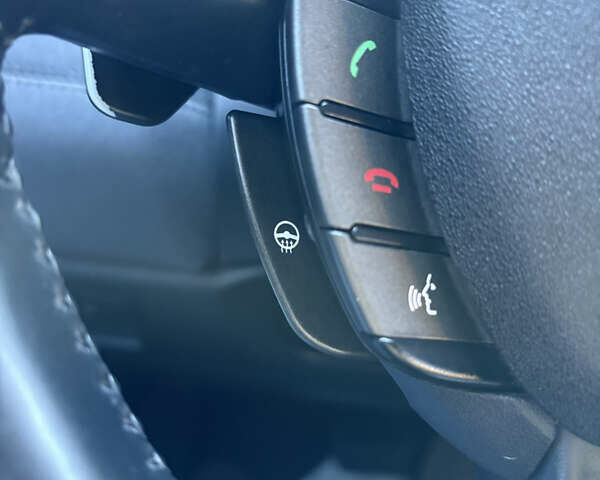 Червоний Ленд Ровер Рендж Ровер Евок, об'ємом двигуна 2 л та пробігом 180 тис. км за 17999 $, фото 61 на Automoto.ua