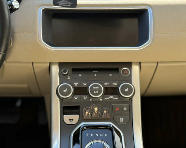 Красный Ленд Ровер Рендж Ровер Эвок, объемом двигателя 2 л и пробегом 53 тыс. км за 24900 $, фото 9 на Automoto.ua