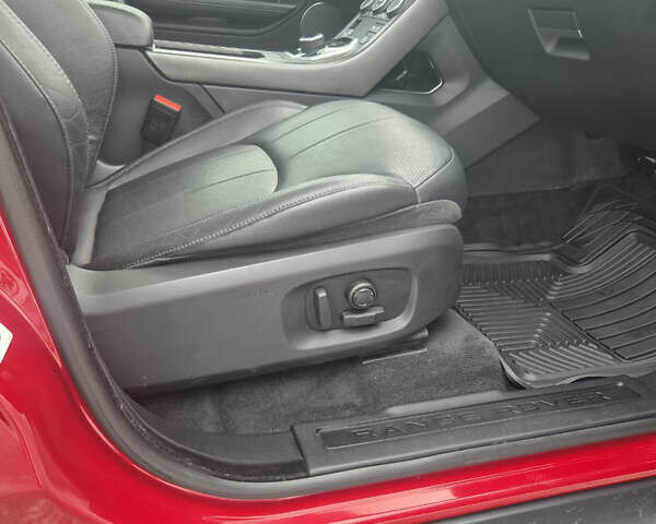 Красный Ленд Ровер Рендж Ровер Эвок, объемом двигателя 2.01 л и пробегом 118 тыс. км за 21900 $, фото 14 на Automoto.ua